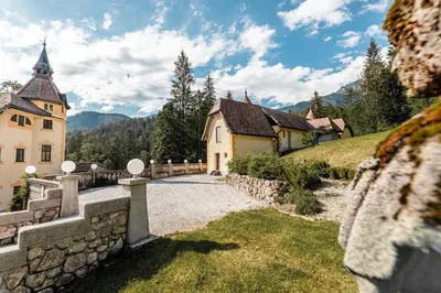 Ein allgemeiner Bergblick oder ein Berglick von des Hotels aus
