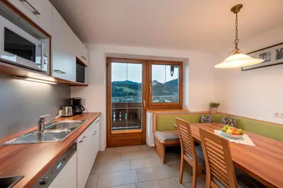 Küche/Küchenzeile in der Unterkunft Ferienhaus Hubertus - PRECHTLHOF