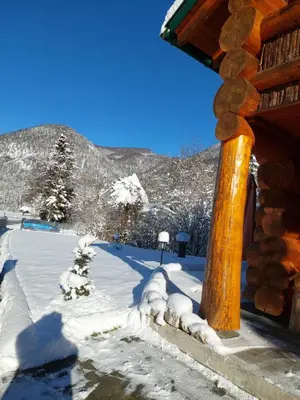 Ein allgemeiner Bergblick oder ein Berglick von der Ferienwohnung aus