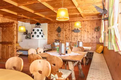 Ein Sitzbereich in der Unterkunft Apart Hotel Alpenhof Werfenweng