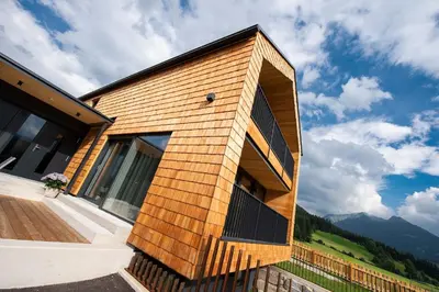 Ein allgemeiner Bergblick oder ein Berglick von der Pension aus