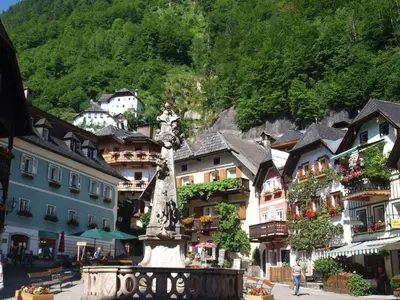 Ein allgemeiner Bergblick oder ein Berglick von der Pension aus