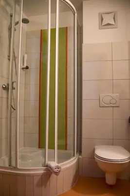 Ein Badezimmer in der Unterkunft Gasthof Waldwirt