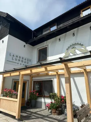 Das Gebäude in dem sich die Pension befindet