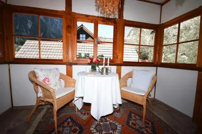 Ein Sitzbereich in der Unterkunft B&B Haus Hemetzberger