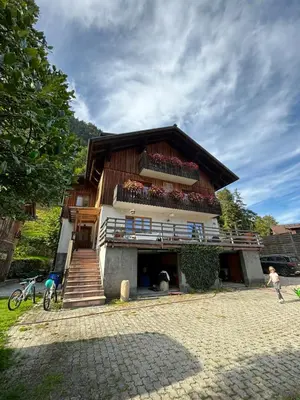 Das Gebäude in dem sich die Ferienwohnung befindet