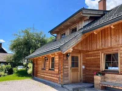 Das Gebäude in dem sich das Chalet befindet