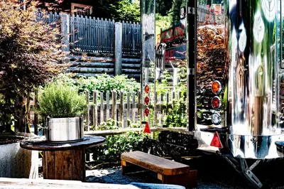 Ein Garten an der Unterkunft Peakini Farmhaus