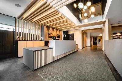 Lobby/Rezeption in der Unterkunft Langwies Genussherberge