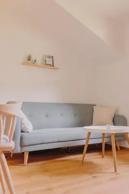 Ein Sitzbereich in der Unterkunft VOM REITER, Ferienwohnung am Bauernhof mit Bergblick und privater Infrarotkabine, Nahe Skipiste