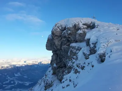 Ein allgemeiner Bergblick oder ein Berglick von der Ferienwohnung aus