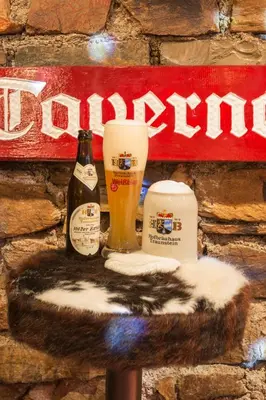 Getränke in der Unterkunft Party Hotel Taverne