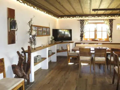 TV/Unterhaltungsangebot in der Unterkunft Chalet Aualm-1 by Interhome