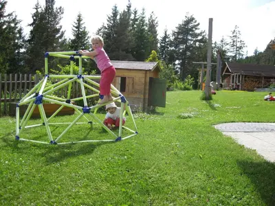 Ein Kinderspielbereich in der Unterkunft Appartements Hochegg