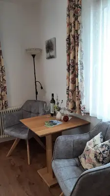 Ein Sitzbereich in der Unterkunft Pension Bergpracht