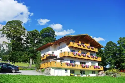Das Gebäude in dem sich die Pension befindet