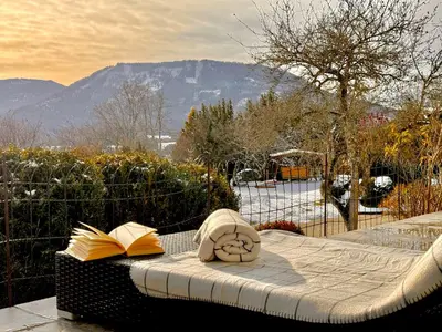 Ein allgemeiner Bergblick oder ein Berglick von der Ferienwohnung aus