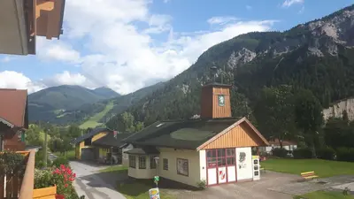 Ein allgemeiner Bergblick oder ein Berglick von der Ferienwohnung aus