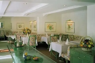 Ein Sitzbereich in der Unterkunft Hotel Seehof
