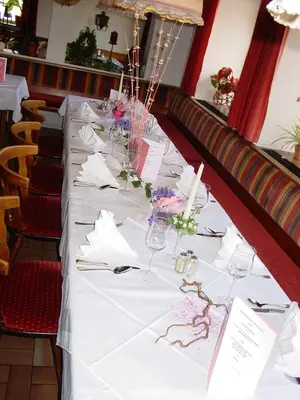 Ein Restaurant oder anderes Speiselokal in der Unterkunft Hotel Stockerwirt