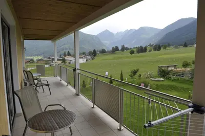 Ein allgemeiner Bergblick oder ein Berglick von der Ferienwohnung aus