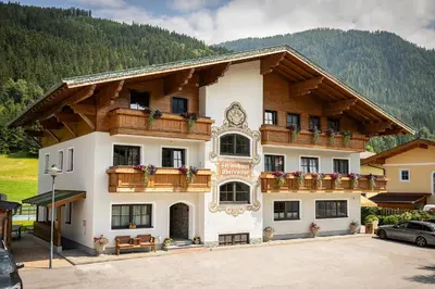 Ein allgemeiner Bergblick oder ein Berglick von des Bed & Breakfasts aus