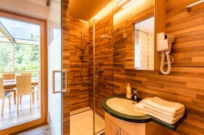 Ein Badezimmer in der Unterkunft Haus Bergblick