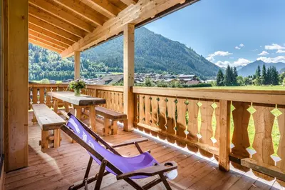 Ein allgemeiner Bergblick oder ein Berglick von des Hotels aus