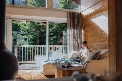 Ein Sitzbereich in der Unterkunft Luxuslodge - Zeit zum Leben