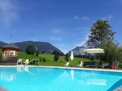 Ein allgemeiner Bergblick oder ein Berglick von des Hotels aus