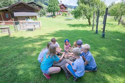 Kinder, die in der Unterkunft Bauernhof Auhof übernachten