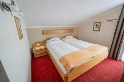 Ein Bett oder Betten in einem Zimmer der Unterkunft Haus Kössler
