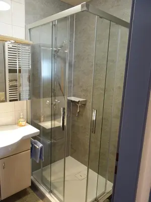 Ein Badezimmer in der Unterkunft Aparthaus Birkenheim
