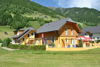 Ein allgemeiner Bergblick oder ein Berglick von der Ferienwohnung aus