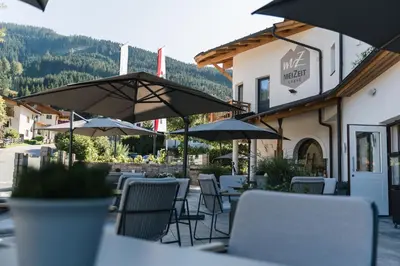 Ein allgemeiner Bergblick oder ein Berglick von des Hotels aus