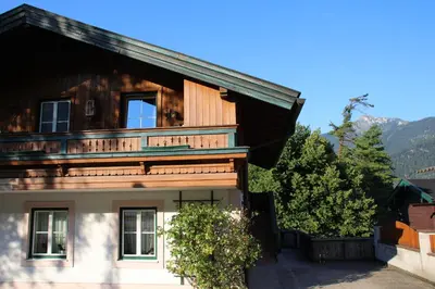 Ein allgemeiner Bergblick oder ein Berglick von der Ferienwohnung aus