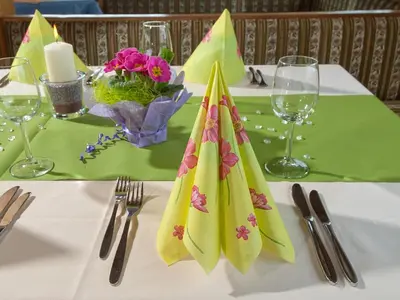 Ein Restaurant oder anderes Speiselokal in der Unterkunft Berghotel Türlwand