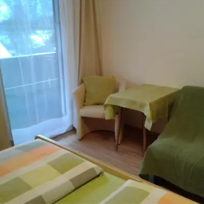 Ein Sitzbereich in der Unterkunft Haus Alpenrose