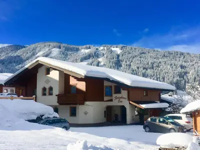 Ein allgemeiner Bergblick oder ein Berglick von der Ferienwohnung aus
