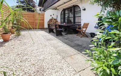 Ein Garten an der Unterkunft Ferienhaus - Mondsee