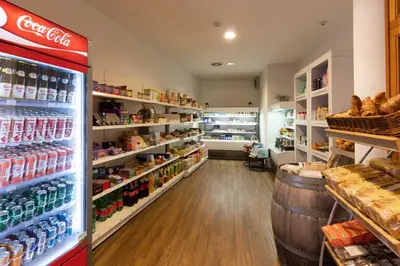 Ein Supermarkt oder andere Läden im Chalet oder in der Nähe