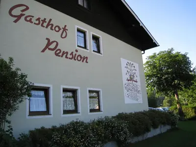 Das Gebäude in dem sich die Pension befindet