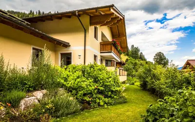 Ein Garten an der Unterkunft Appartments Jandlbauer