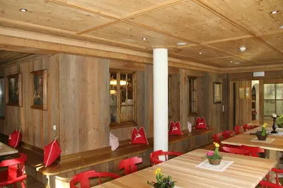 Ein Sitzbereich in der Unterkunft Alpen Appartements Zauchensee