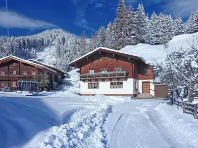 Chalet in Wagrain near Ski Lift im Winter