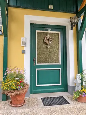 Eine Fassade oder ein Eingang zu Appartements am Kurpark