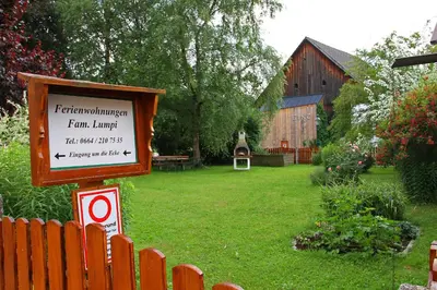 Ein Garten an der Unterkunft Appartements am Kurpark
