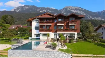 Ein allgemeiner Bergblick oder ein Berglick von der Pension aus