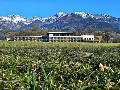 Ein allgemeiner Bergblick oder ein Berglick von des Hotels aus