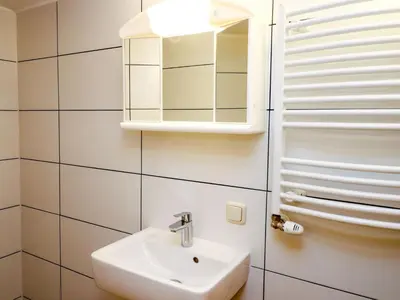 Ein Badezimmer in der Unterkunft Apartment Fuchsbau-Top 2 by Interhome